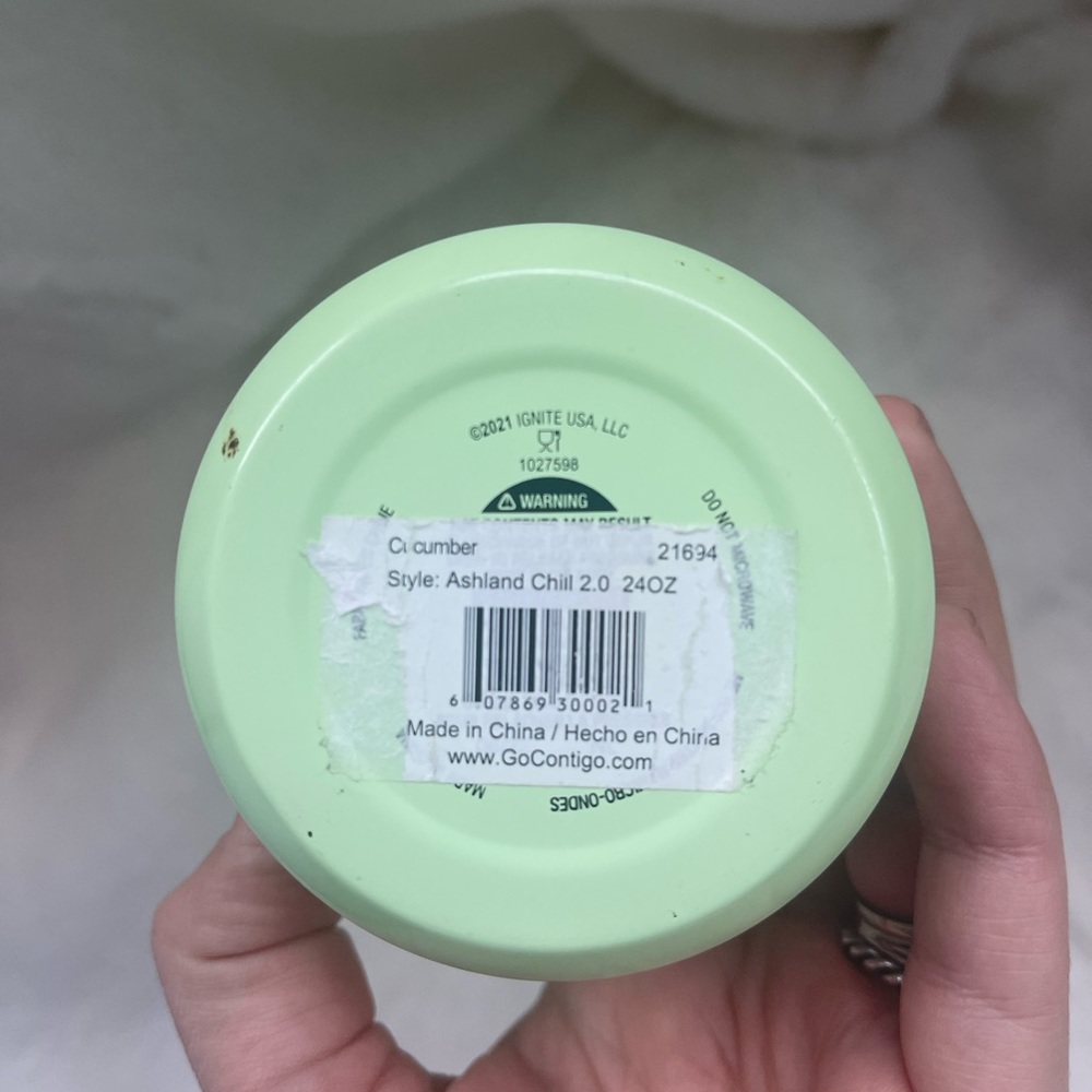 Contigo 24oz lime green tumbler includes straw - Picture 4 of 4
